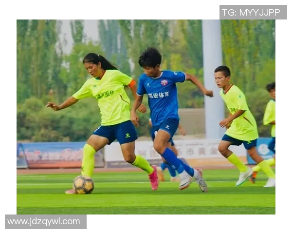 足球明星之间的友谊真相揭晓他们是如何相互支持与竞争的 足球明星之间的友谊真相揭晓他们是如何相互支持与竞争的