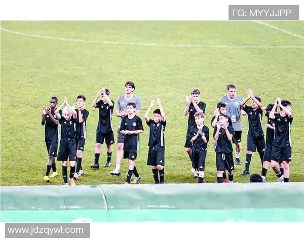 足球明星璀璨瞬间展现魅力与风采的绝美图片合集